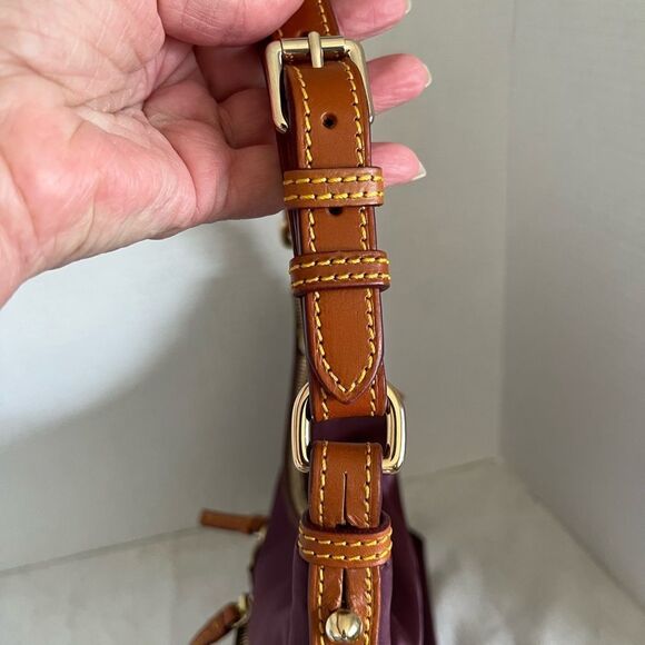New Unused Dooney & Bourke Seville Plum Nylon Hobo Purse - Picture 4 of 8